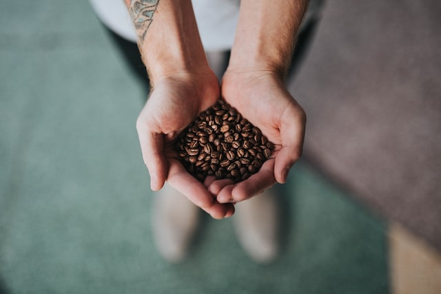 Prendre des pré-entraînements riches en caféine